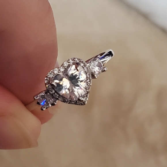 Sterling silver heart ring - Picture 2 of 9